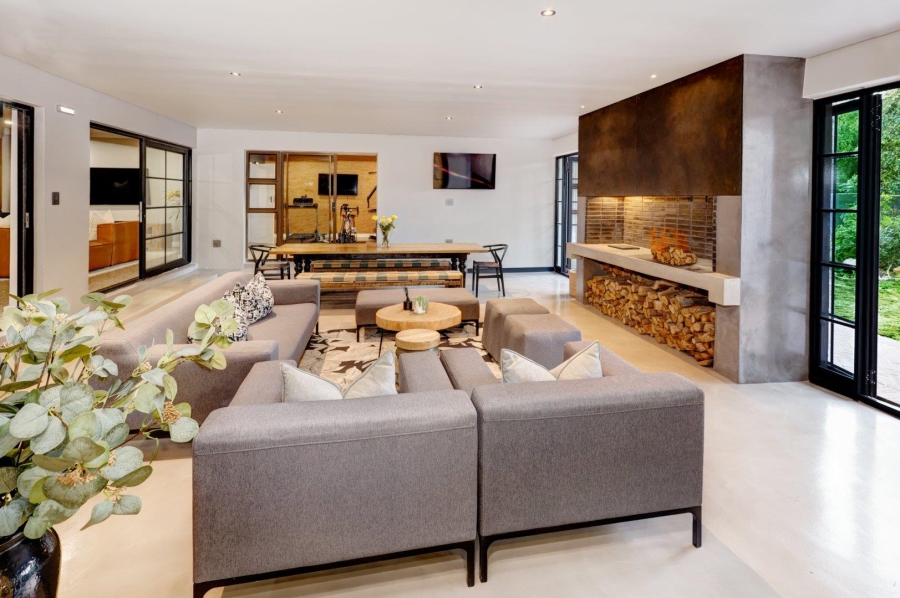 6 Bedroom Property for Sale in Welgemoed Western Cape